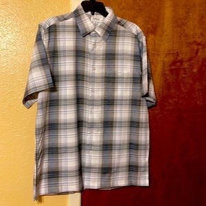 Haggar Cool 18 Tec mens button down shirt Size Medium